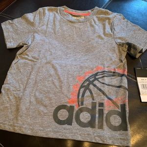 Short sleeve boys Adidas T-Shirt‎